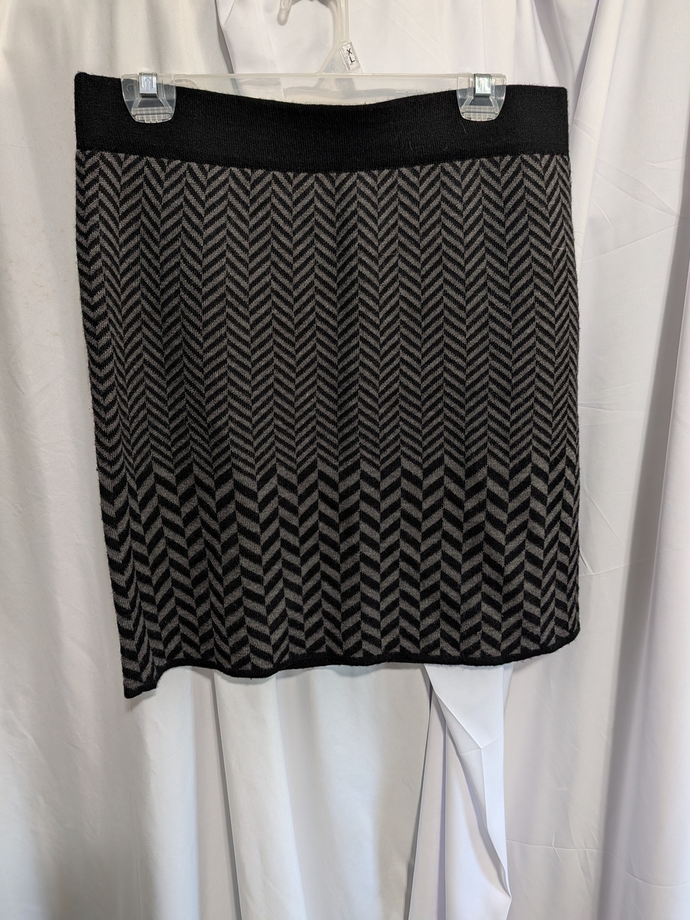 Kenar Black and Gray Chevron Knit Pencil Skirt
